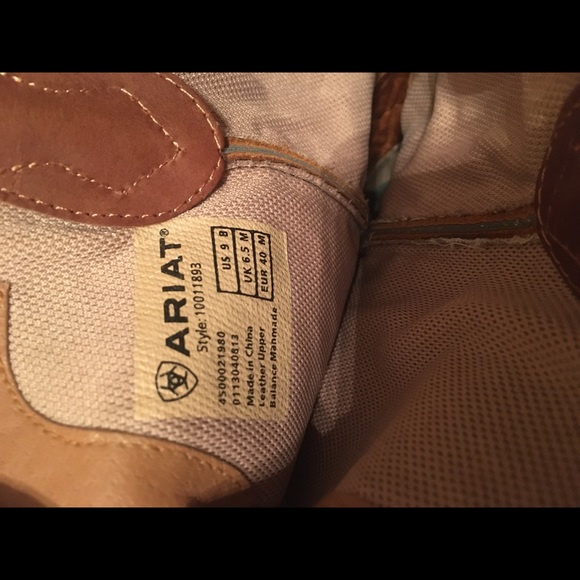 Women’s Ariat Boots - Picture 4 of 4